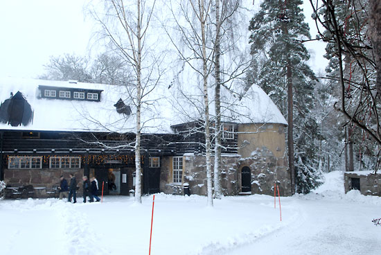 Hvitträsk museum on a snowy day.