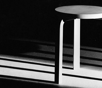 Alvar Aalto, banqueta Stool 60, design, arquitetura, Artek 2nd Cycle, Museu Alvar Aalto, Jyväskylä, Finlândia