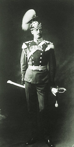 A black and white photo of Colonel Mannerheim in his parade uniform.