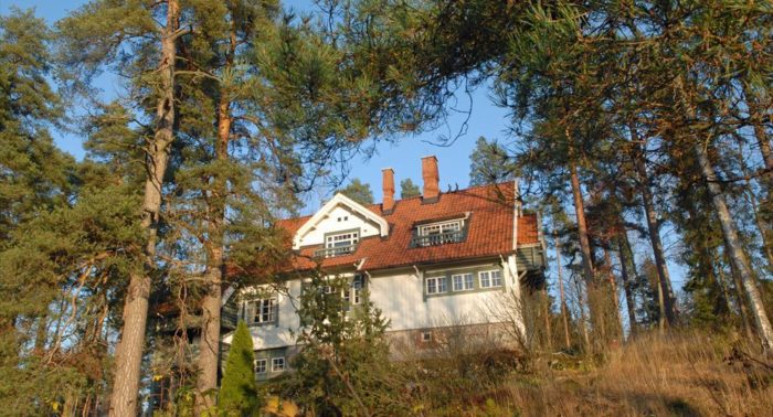 “Visit Ainola [the house where Sibelius lived and worked], because it’s one of the best-kept home museums in the world,” Porra says.