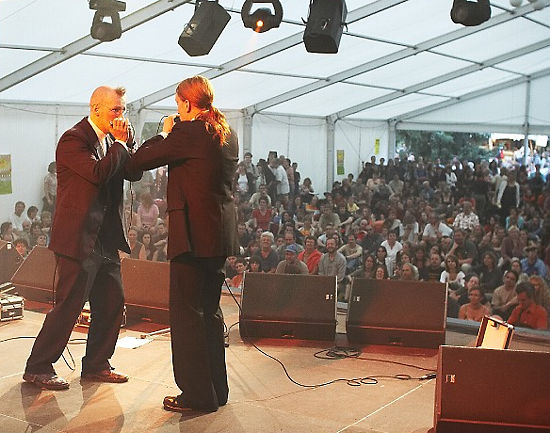 2006年7月在德国鲁多尔施塔特（Rudolstadt）的舞台上