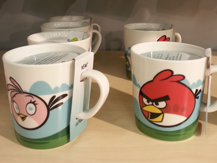 Продукцию компании Rovio не называют вкладом в мировую культуру, но злые птички разлетелись из Финляндии по всему миру. С ними можно найти рюкзаки, футболки, кружки и конфеты с изображением персонажей популярной компьютерной игры. 
