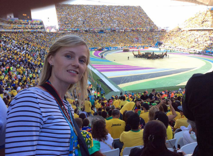 حفل الافتتاح: بينما كانت هايدي ليبسانن في البرازيل، قامت بتغطية فاعليات كأس العالم لكرة القدم عام 2014 والروايات التي ارتبطت به، وذلك من خلال عملها في شركة الإذاعة الفنلندية إيل.