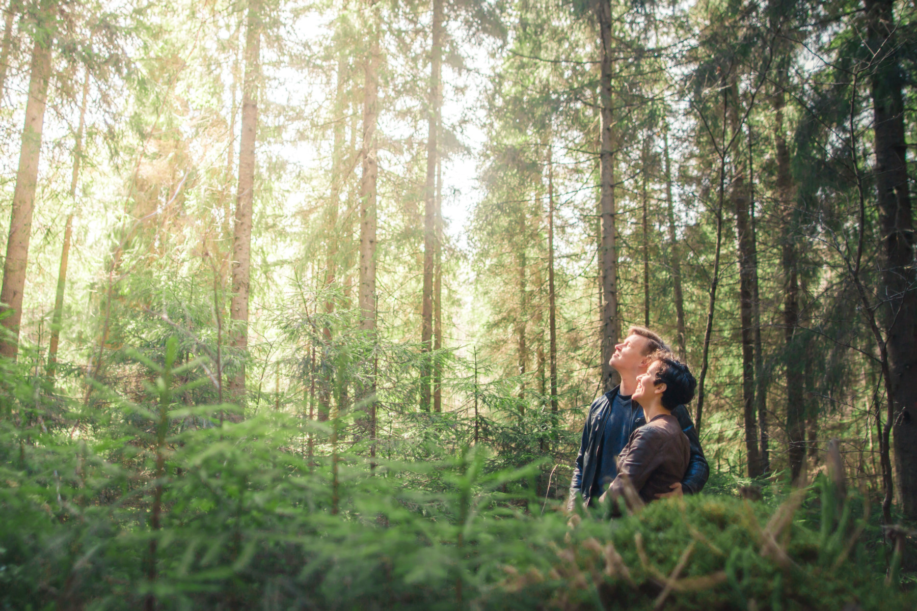 Сила леса. Сумасшедший в лесу. Финляндия леса и люди. Фото взгляд из леса.