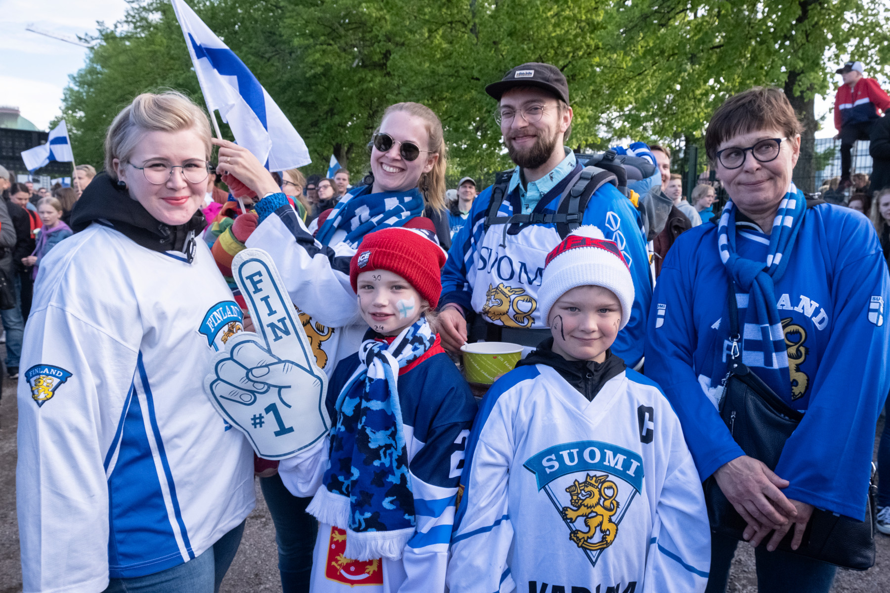 Gold goes great with blue and white: Finland parties after world hockey ...